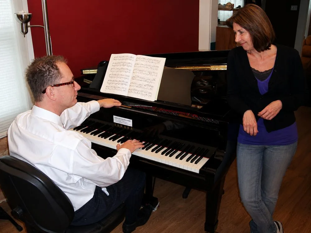 Thomas Penders teaching a live online piano lesson